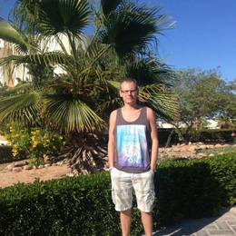 Žvejas(-ė) Andriuspavardenis